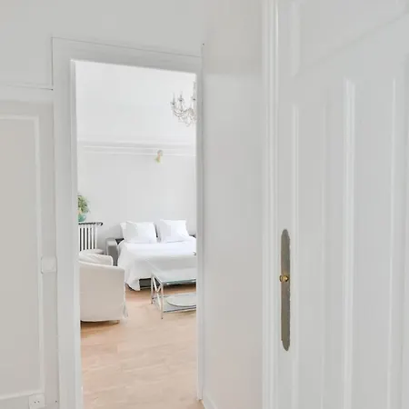 Apartamento Champs-elysees Aparment Sleeps 4 With Ac Paris