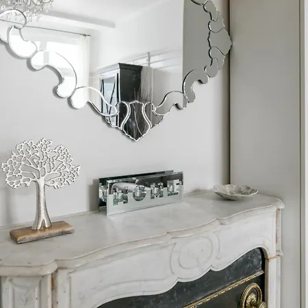 Champs-elysees Aparment Sleeps 4 With Ac *