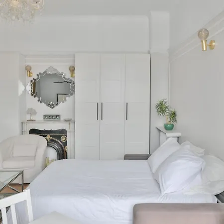 Apartamento Champs-elysees Aparment Sleeps 4 With Ac