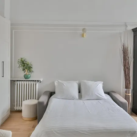 Champs-elysees Aparment Sleeps 4 With Ac Apartamento *
