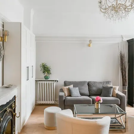 Champs-elysees Aparment Sleeps 4 With Ac Apartamento