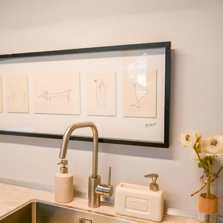 Champs-elysees Aparment Sleeps 4 With Ac Apartamento *